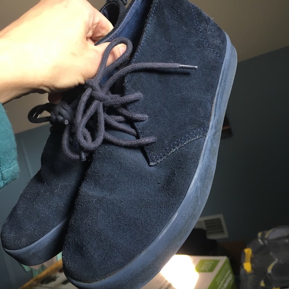 Gap boy shoes size 3 - Picture 1 of 5